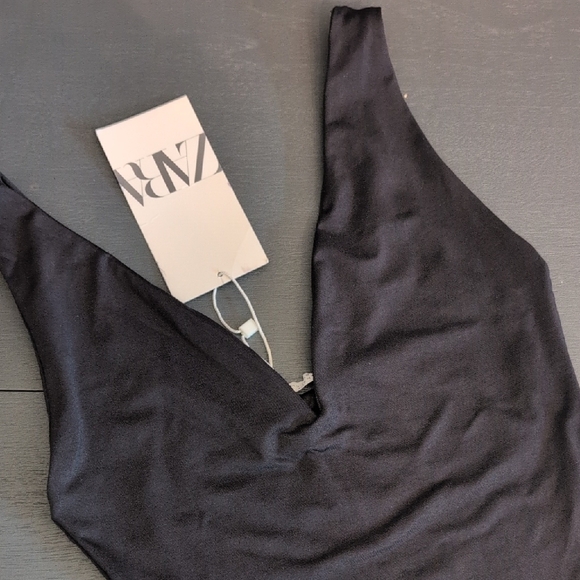 Zara Black Sleeveless Asymmetrical Bodysuit - Picture 4 of 9